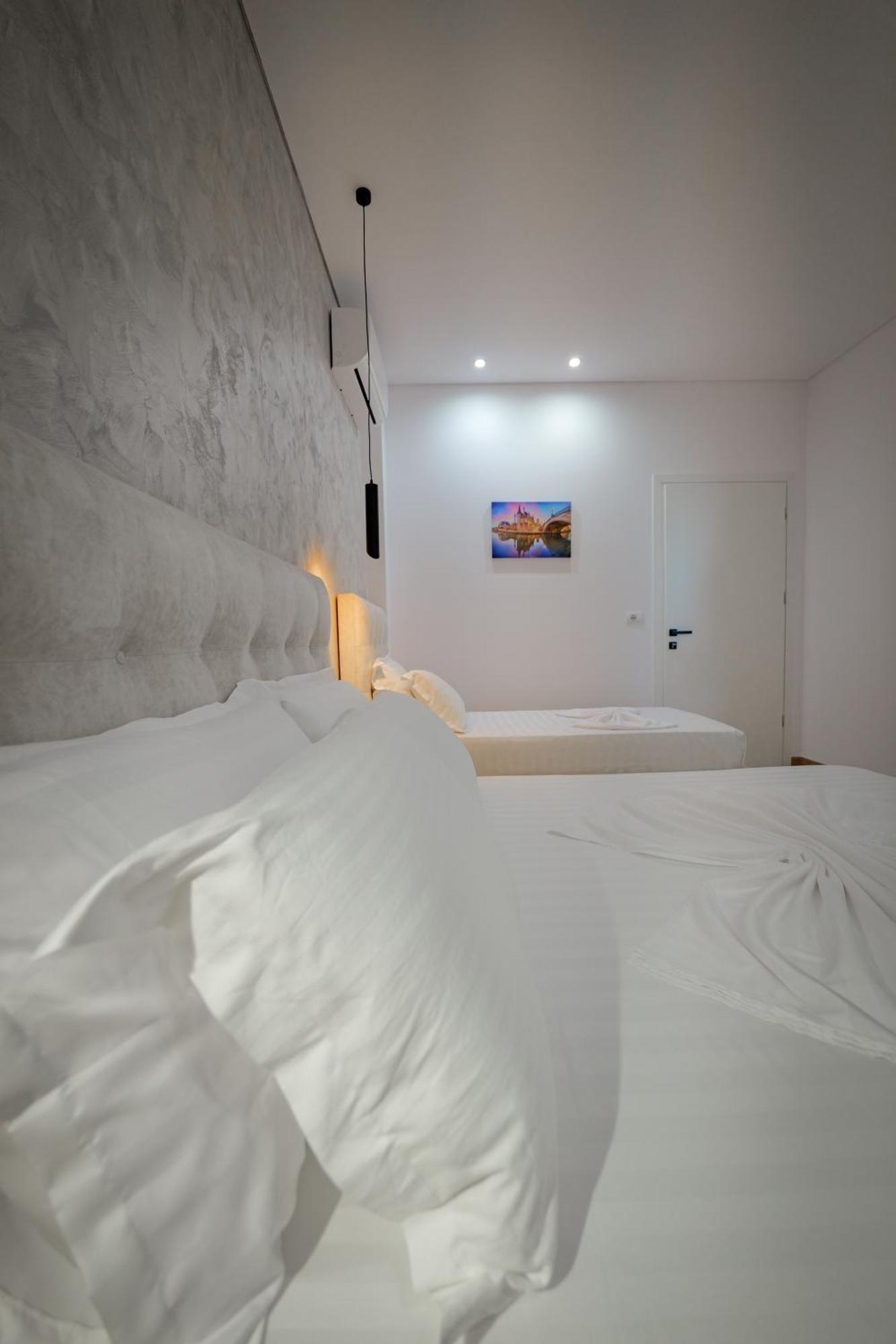 Juna Hotel